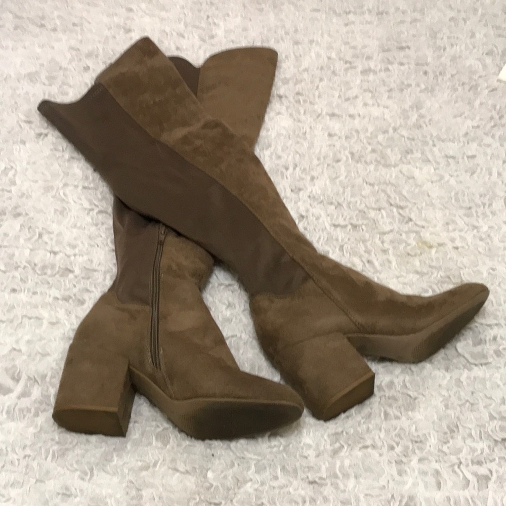 Charlotte Russe Ladies Above The Knee Suede Boots. Size 8 - Picture 2 of 10